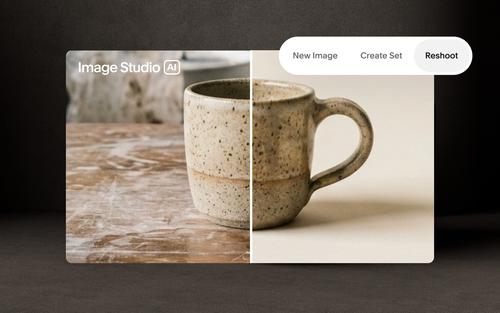 陶器製マグカップの商品写真の背景を新しいものに変換する、Image StudioのAI再撮影ツール。
