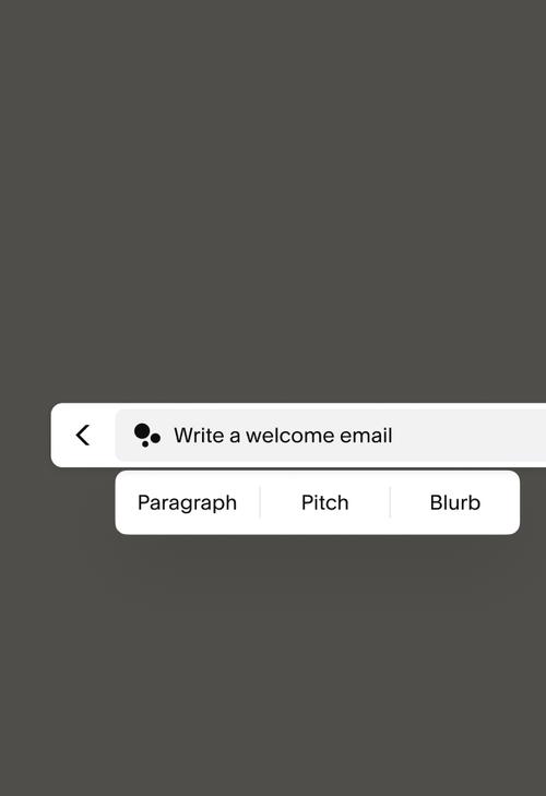 Il campo del modulo di testo dell'assistente IA di esempio si apre con il testo "Scrivi un'e-mail di benvenuto" nel campo di input.