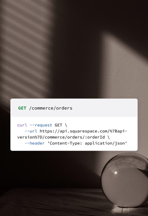 Detalles de una terminal de programación con líneas de código