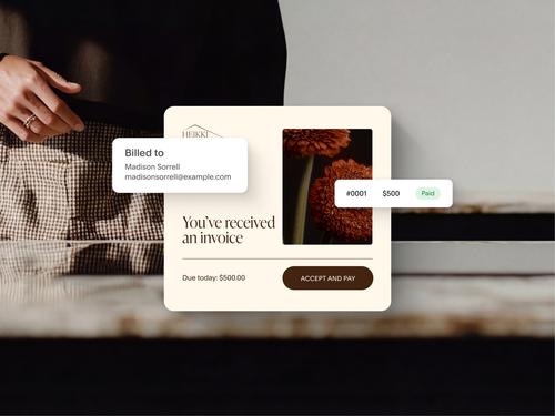$500에 대한 '인보이스를 받았습니다'라는 알림과 '청구 대상' 섹션, '수락 및 결제' 버튼, 인보이스 #0001의 '결제 완료' 상태를 보여주는 디지털 인보이스 알림
